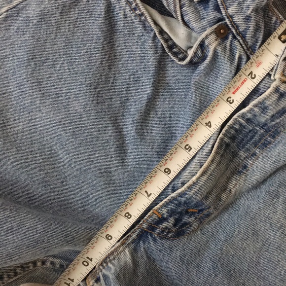 Levi’s Vintage High Rise 560 Mom Jeans - Picture 3 of 8